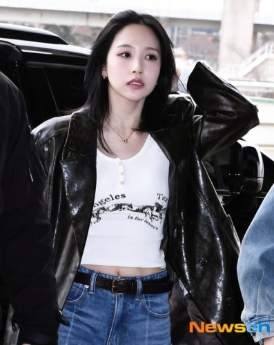 【PHOTO】TWICE ミナ、海外スケジュールのため出国