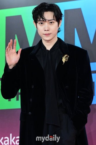 キム・ヨンデ、4月20日に入隊へ&hellip;スタッフへの心温まるサプライズが話題