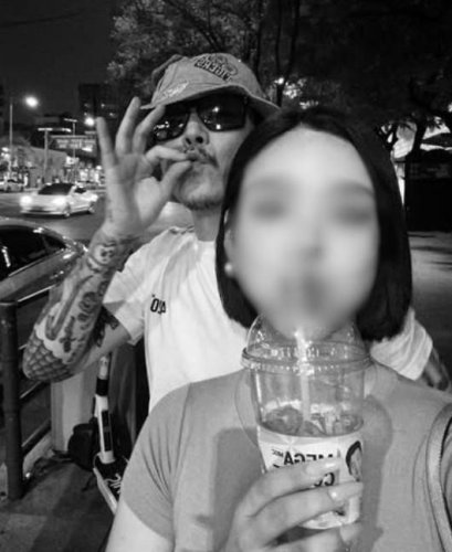 BILL STAX、10歳年下の妻と離婚&hellip;2人で笑顔で話す動画も公開