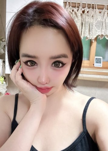 2NE1のBOM、活動中断後初のSNS更新&hellip;リラックスした様子を公開