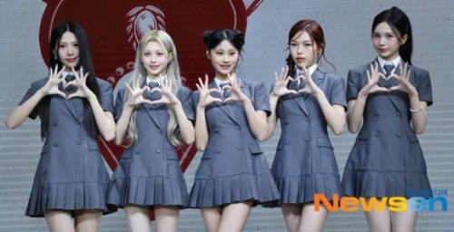 【PHOTO】BLINGONE、先輩KARAの大ヒット曲をリメイク！3rdシングル「ミスター」発売記念ショーケース開催