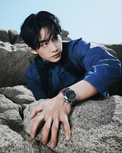 2PM テギョン、ワイルドな魅力をアピール&hellip;高級時計ブランド「PANERAI」とのグラビアを公開