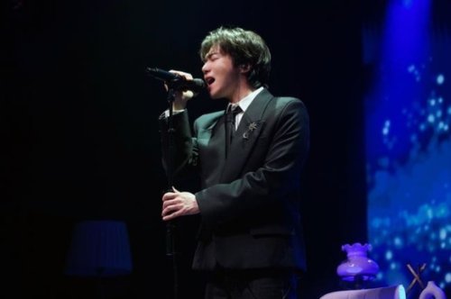 PENTAGON ジンホ、ファンコンサート「Dear․You」で抜群の歌声を披露！メンバーからのサプライズ映像も