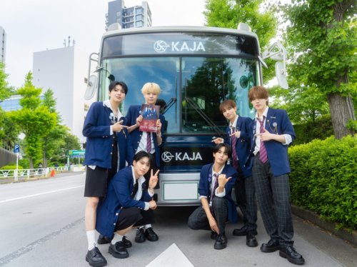 KAJA、渋谷で&ldquo;トライアスロンプロモーション&rdquo;敢行！徒歩・バス・サンプリングで新曲を体当たりPR