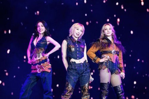 2NE1、アメリカのフェスに3人で登場&hellip;BOM不参加に心配の声も