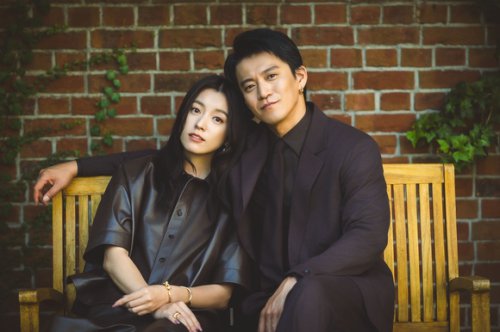 ハン・ヒョジュ＆小栗旬の密着ショットも！Netflix「匿名の恋人たち」キャストスペシャルトーク映像を公開