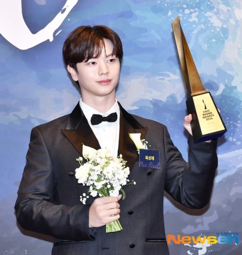 【PHOTO】BTOB ソンジェ、キム・ジフン、AMPERS＆ONEら「2026 大韓民国ファーストブランド大賞」に出席