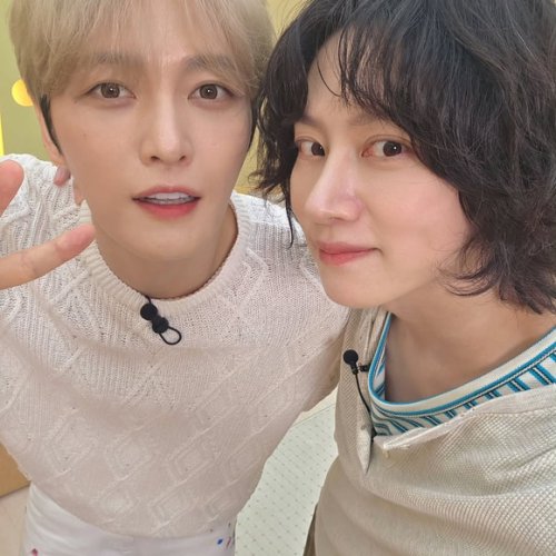 SUPER JUNIOR ヒチョル＆ジェジュン、密着ツーショットにファン歓喜！「スマン家の花畑」