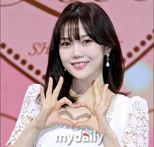 OH MY GIRL ヒョジョン、5月21日に初のデジタルシングル「Purple Note」リリース