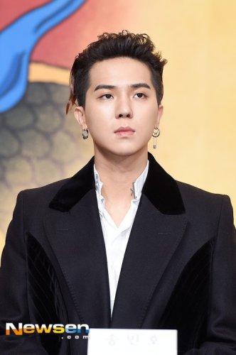 WINNER ソン・ミノ、兵役法違反の疑いに関する初公判が4月21日に延期&hellip;本人出席の見通し