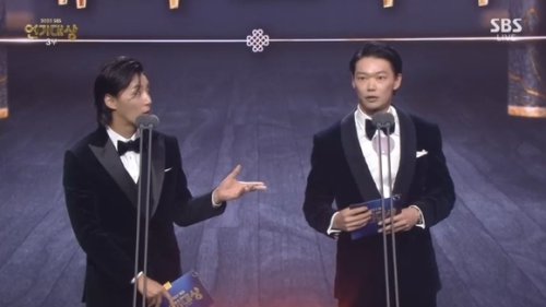 笠松将、流暢な韓国語に俳優たちも驚き！「2025 SBS演技大賞」サプライズ登場が話題