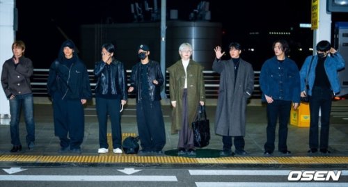 【PHOTO】ATEEZ、海外スケジュールのため出国&hellip;洗練されたファッション