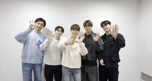 EXO「SHOW CHAMPION」で1位を獲得！約2年7ヶ月ぶりのカムバックで変わらぬ人気を証明