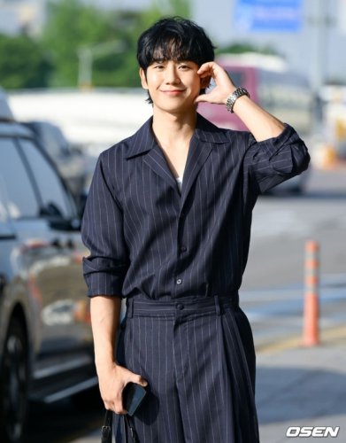 【PHOTO】チョン・ヘイン、スケジュールのため日本へ！爽やかな笑顔