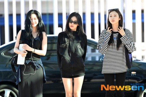 【PHOTO】aespaのKARINA＆GISELLE＆NINGNING、海外スケジュールのためアメリカへ出国（動画あり）