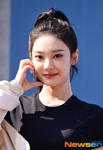 aespaのNINGNING、化粧しないとブサイク？配信中の悪質コメントにクールな返し