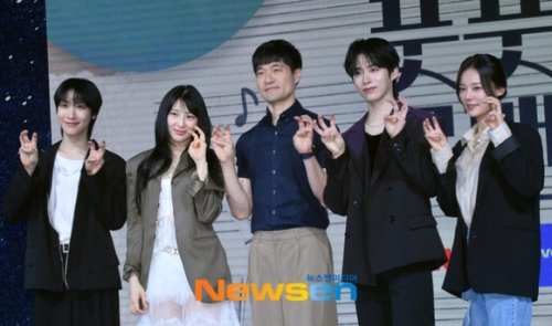 【PHOTO】ONEUS シオン＆IZ*ONE出身イ・チェヨンら「初々しいロマンス」制作発表会に出席