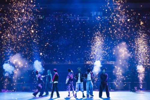 BTS、ラスベガスを赤色に！「THE CITY」プロジェクトが話題