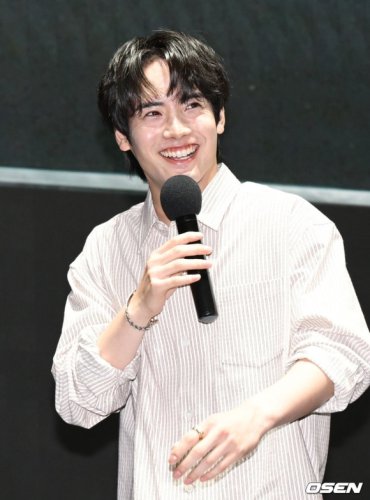 【PHOTO】赤楚衛二が訪韓！日本映画「366日」舞台挨拶に出席
