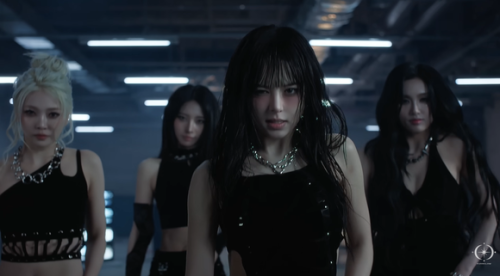 EVERGLOW、タイトル曲「CODE」MV公開&hellip;エネルギー溢れるパフォーマンスに注目