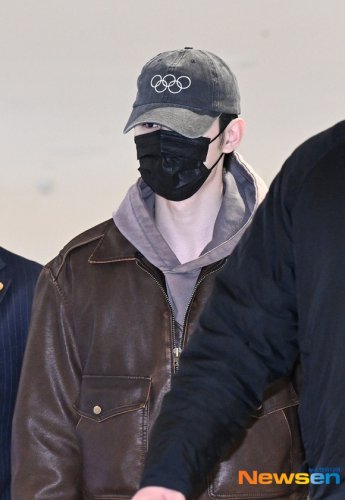 【PHOTO】ENHYPEN ソンフン、ミラノ・コルティナ五輪の聖火リレーを終えて帰国