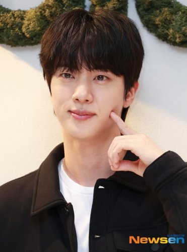 BTS ジンにキスした日本人女性、来年7月に韓国の法廷へ&hellip;韓国メディアが報道