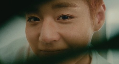Wanna One出身パク・ジフン、タイトル曲「Bodyelse」MV予告映像を公開