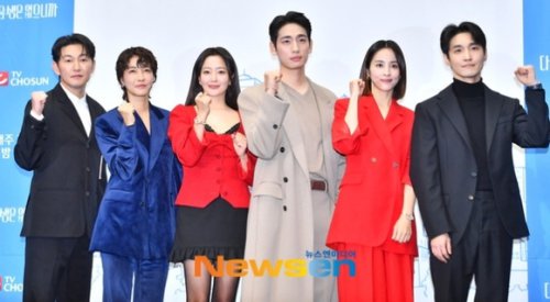 【PHOTO】キム・ヒソン＆ハン・ヘジンら、新ドラマ「次の人生はないから」制作発表会に出席