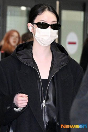 【PHOTO】aespaのKARINA、海外スケジュールを終えて韓国に到着（動画あり）
