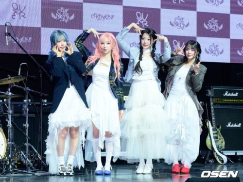 【PHOTO】QWER、4thミニアルバム「CEREMONY」発売記念ショーケースを開催