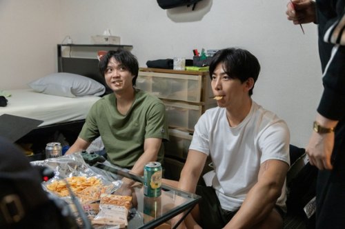 磯村勇斗＆2PM テギョン、言葉を超えて響き合った絆とは？Netflix「ソウルメイト」オフショット7種公開