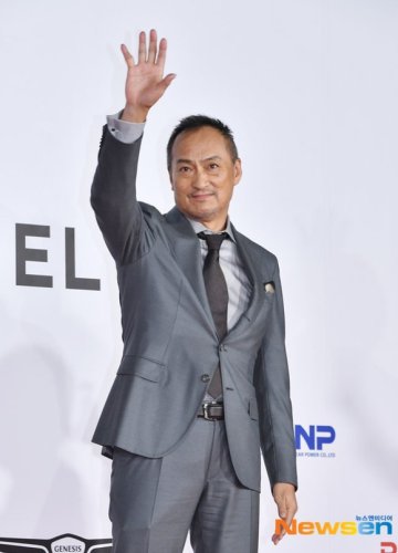 【PHOTO】渡辺謙「釜山国際映画祭」開幕式のレッドカーペットに登場（動画あり）
