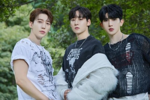 UKISS フン＆キソプ＆ケビン、新ユニット「UX1」を結成！ファンに挨拶&hellip;日本公演にも期待（動画あり）