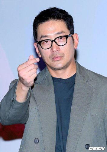 &ldquo;交際公表&rdquo;ハ・ジョンウ、結婚説に初めて言及&hellip;ファンからの祝福コメント受け「まだ早い」