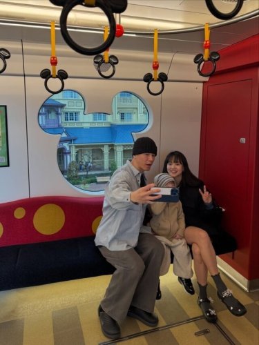 ユン・スンア＆キム・ムヨル夫婦、息子と共に東京ディズニーランド＆シーを満喫！
