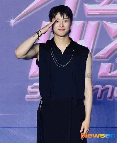 【PHOTO】チョ・スンヨン「2025 SBS歌謡大典 Summer」2日目のブルーカーペットに登場