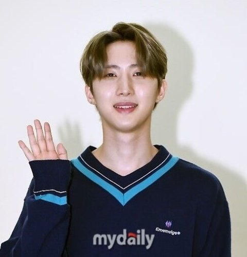 &ldquo;CUBEと契約終了&rdquo;PENTAGON フイ、直筆手紙でファンに心境明かす「怖いけれど新たな一歩踏み出す」