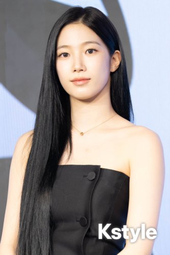 【REPORT】LE SSERAFIMのKAZUHA、カメラ映えするメイクのコツは？&ldquo;美の秘訣&rdquo;を明かす「自分自身の肌を綺麗に見せたい」