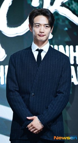 SHINee ミンホ、激安ビュッフェで食事＆バス移動も&hellip;親しみやすい日常を公開