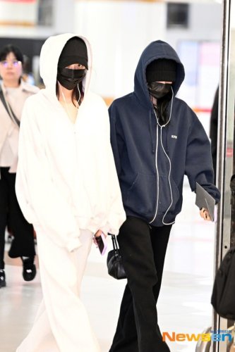 【PHOTO】aespaのGISELLE＆NINGNING、京セラドーム大阪公演を終えて韓国に到着