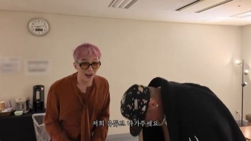 秋山成勲、G-DRAGONの大阪公演ビハインドを公開&hellip;失言で大慌て「YouTubeから出て行って」（動画あり）