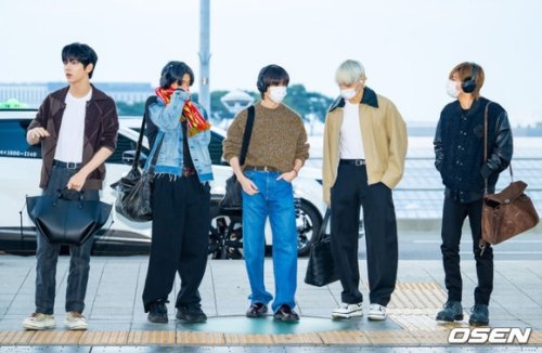 TXT、ENHYPEN、BOYNEXTDOORらが続々と出国！「2025 MAMA AWARDS」のため香港へ