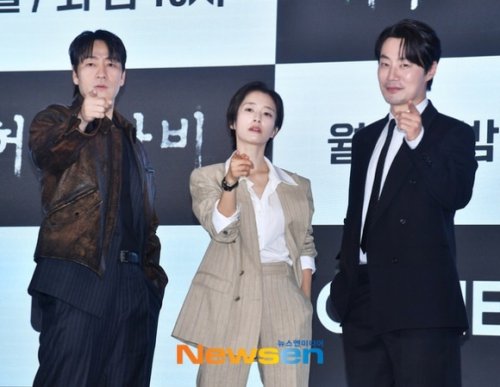 【PHOTO】パク・ヘス＆イ・ヒジュンら、新ドラマ「かかし」制作発表会に出席