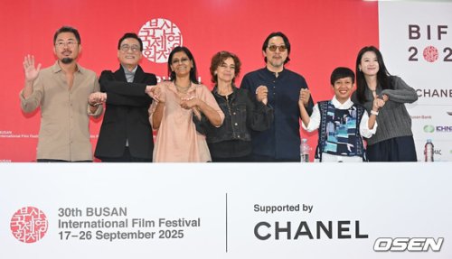 【PHOTO】ハン・ヒョジュ＆ナ・ホンジン監督ら「釜山国際映画祭」審査委員の記者会見に出席