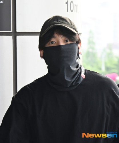 【PHOTO】BTS ジョングク、海外スケジュールのため出国