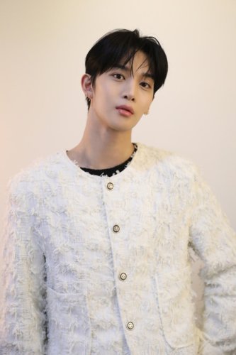 元CIX ベ・ジニョン、Wanna One再結成の可能性に言及「長く待たせてしまい申し訳ない」