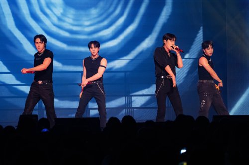 【REPORT】Highlight、名曲のオンパレード！約3時間20分にもおよぶ来日公演でファン熱狂「日本で一番美しい光景」