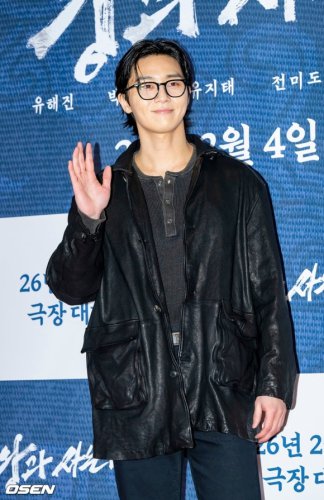 【PHOTO】パク・ソジュンからユ・ヨンソクまで、映画「王と生きる男」VIP試写会に出席