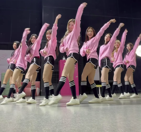 I․O․I、カムバックに先立ち「PICK ME」ダンス映像を公開！10年前を再現した様子が話題