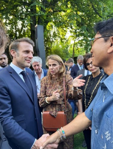 イ・スマン、マクロン大統領と対面！「K-POPを作った人」と絶賛も&hellip;アジア国籍唯一のサミット演説者に